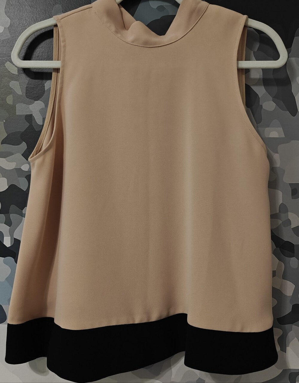 Zara Basic Sleeveless Contrast Hem Blouse - Size L